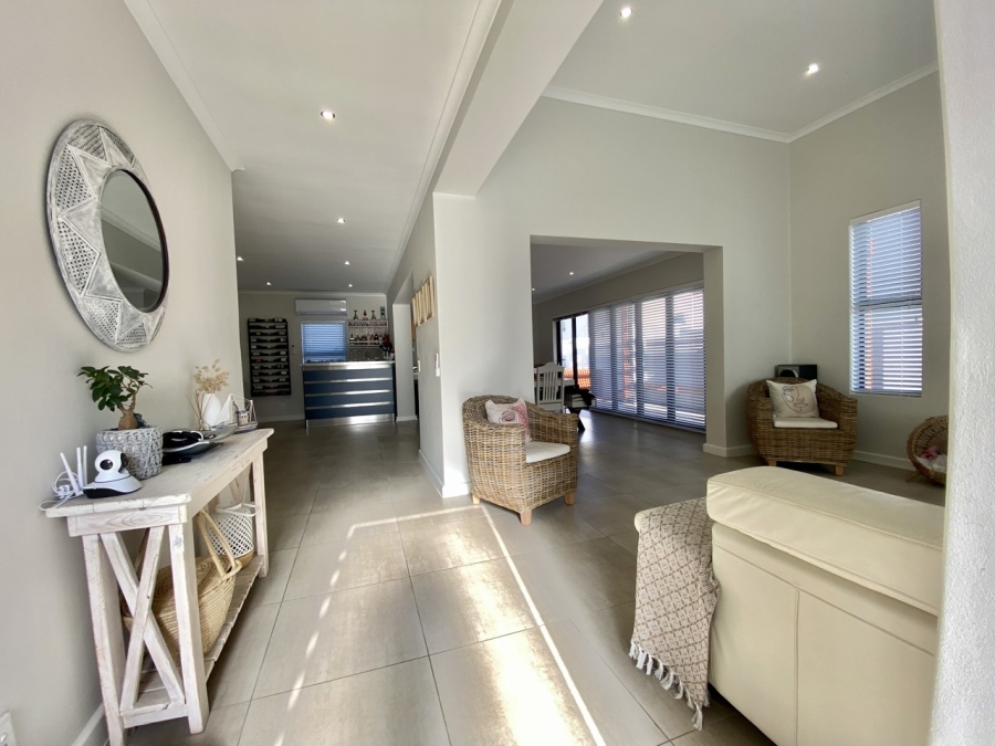 To Let 3 Bedroom Property for Rent in Sandown Western Cape